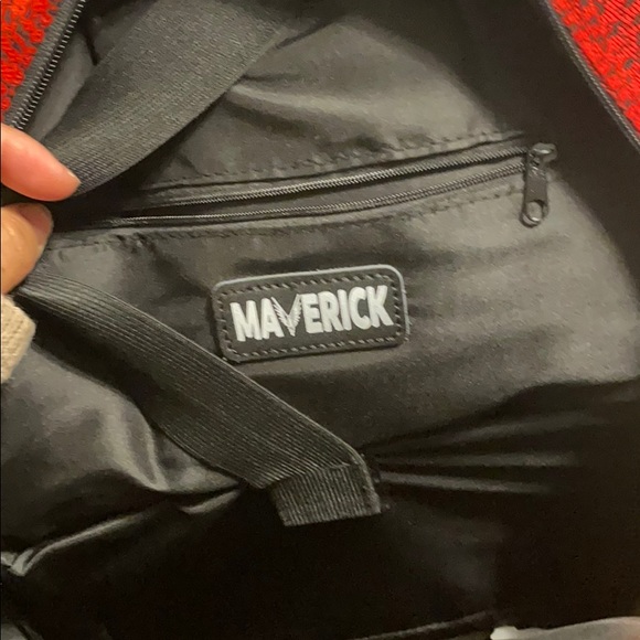 Maverick red and black backpack - Picture 9 of 9